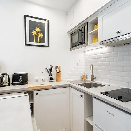 Renting - 35b Massena - Chic Cosy Calm Balcony Massena Pedestrian Heart アパート ニース