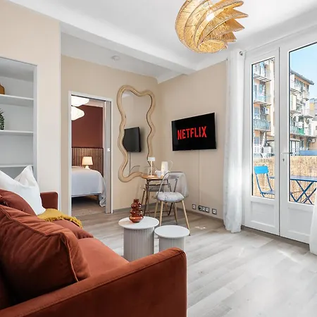 Renting - 35b Massena - Chic Cosy Calm Balcony Massena Pedestrian Heart *