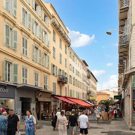 Renting - 35b Massena - Chic Cosy Calm Balcony Massena Pedestrian Heart